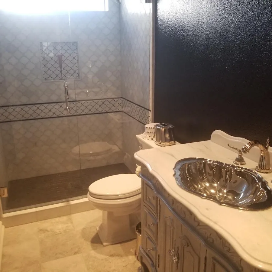 Professional plumbing work and bathroom remodeling in De Queen